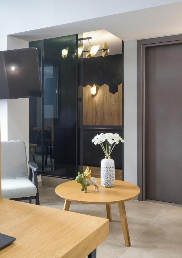 Pillow Urban Stay Thessaloniki Exterior photo