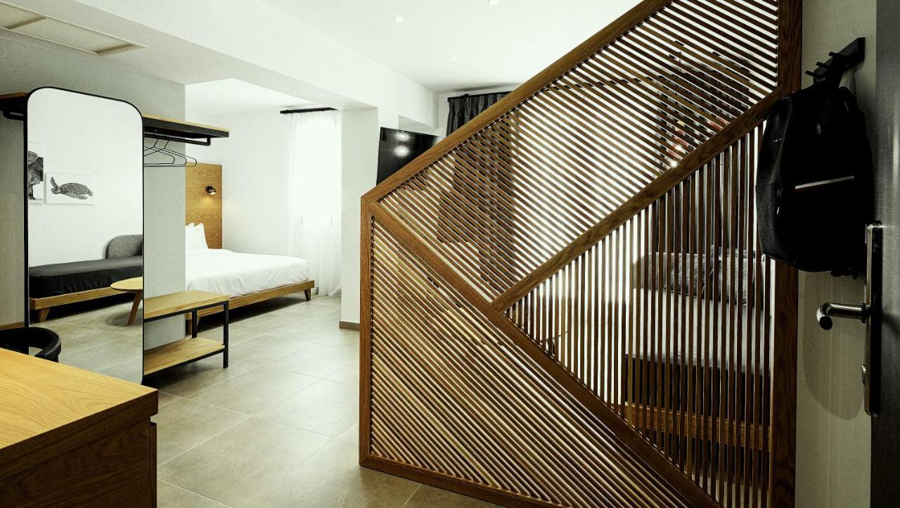 Pillow Urban Stay Thessaloniki Exterior photo